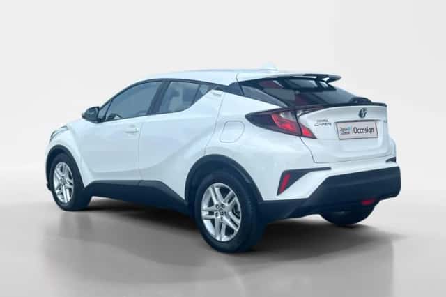 Toyota C-HR (2023) thumbnail 6