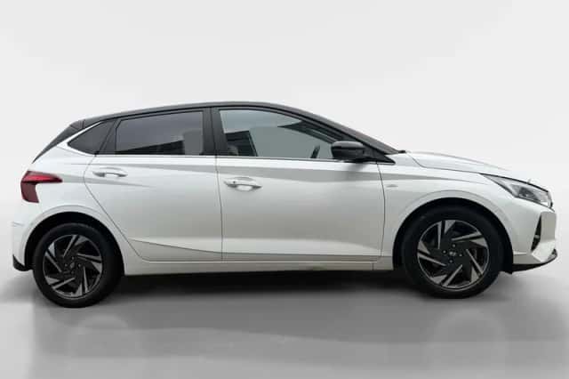 Hyundai i20 (2022) thumbnail 2