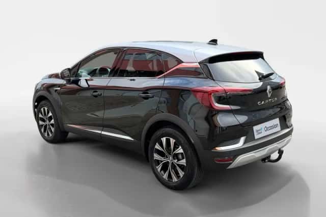 Renault Captur (2023) thumbnail 2