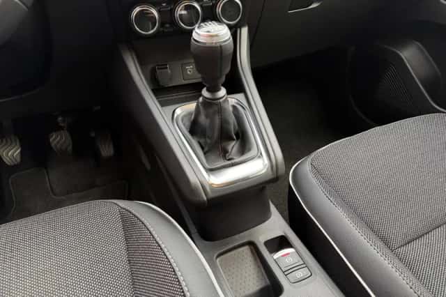 Renault Captur (2023) thumbnail 17