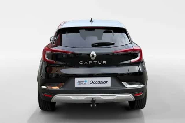 Renault Captur (2023) thumbnail 3