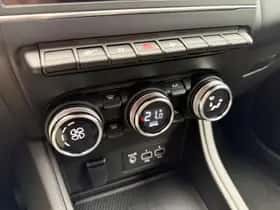 Renault Captur (2023) thumbnail 32