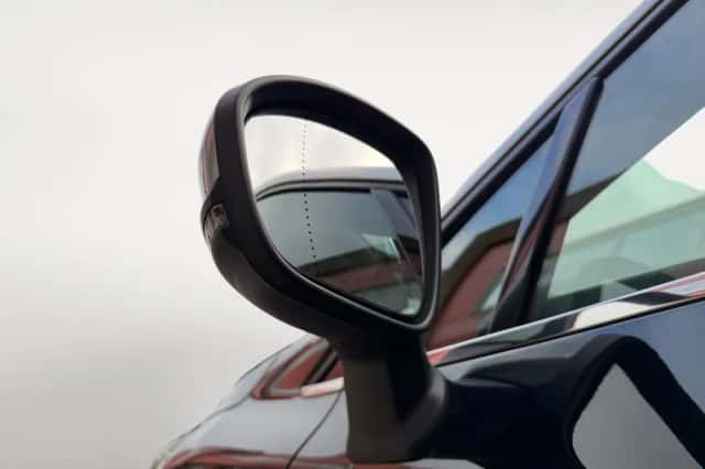 Renault Captur (2023) thumbnail 10