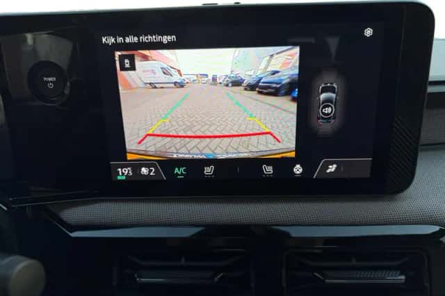Nissan Micra (2025) thumbnail 18