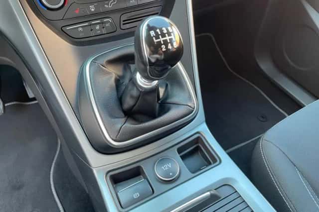 Ford Kuga (2019) thumbnail 17