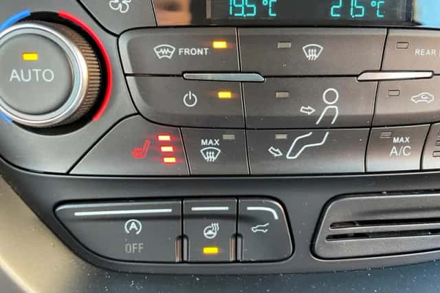 Ford Kuga (2019) thumbnail 18