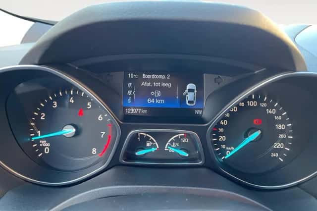 Ford Kuga (2019) thumbnail 19