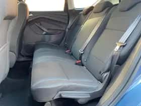 Ford Kuga (2019) thumbnail 23