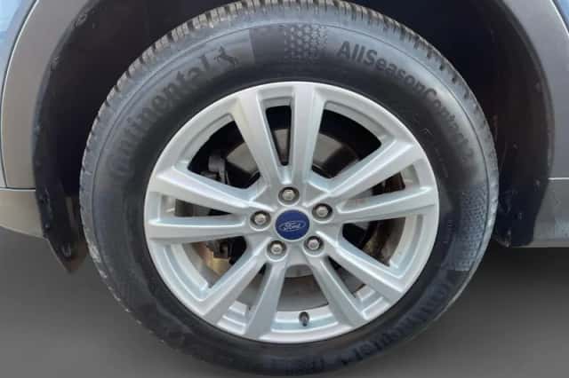 Ford Kuga (2019) thumbnail 4