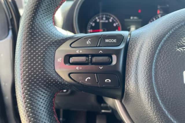Kia Picanto (2022) thumbnail 23