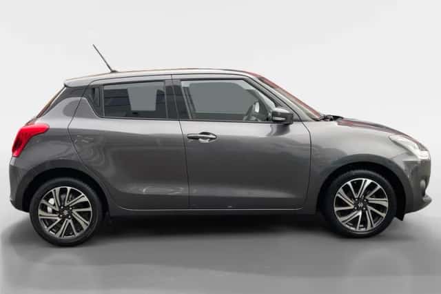 Suzuki Swift (2021) thumbnail 2