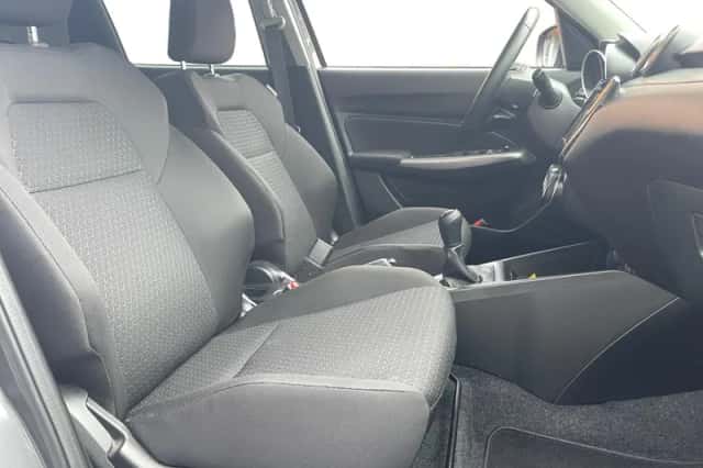 Suzuki Swift (2021) thumbnail 11