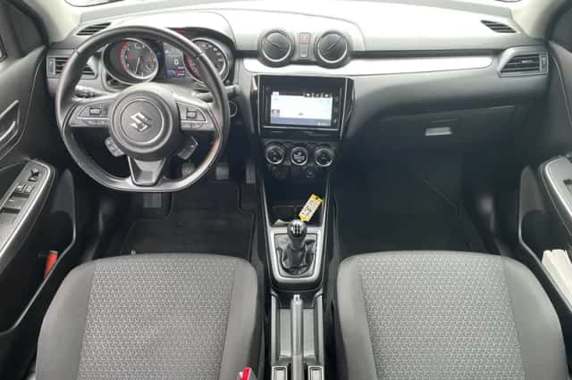 Suzuki Swift (2021) thumbnail 12