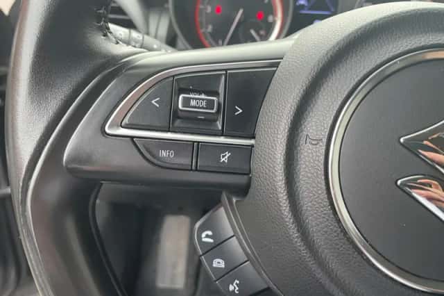 Suzuki Swift (2021) thumbnail 14