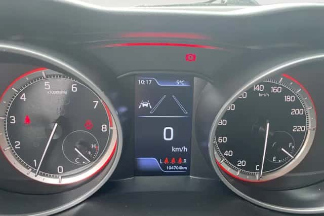 Suzuki Swift (2021) thumbnail 18