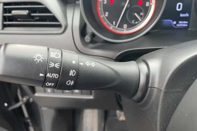Suzuki Swift (2021) thumbnail 23