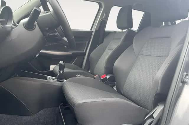 Suzuki Swift (2021) thumbnail 10
