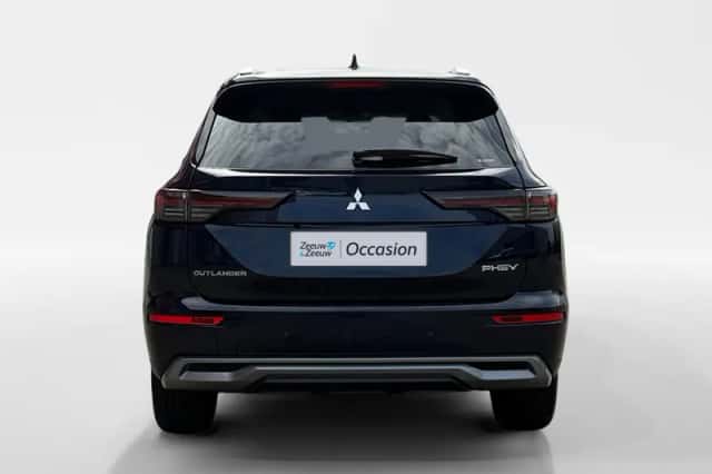 Mitsubishi Outlander (2025) thumbnail 3