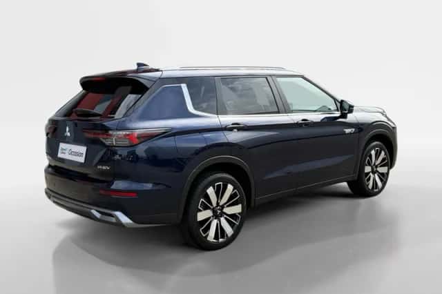 Mitsubishi Outlander (2025) thumbnail 4