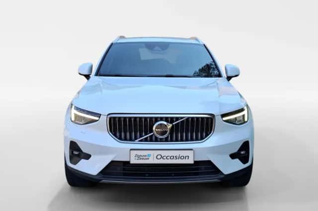 Volvo XC40 (2022) thumbnail 2