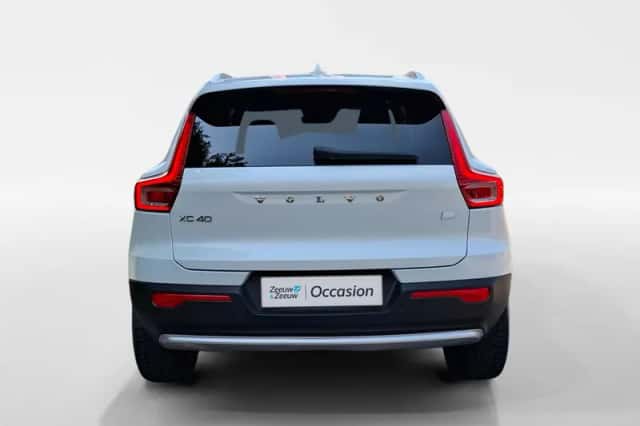 Volvo XC40 (2022) thumbnail 6