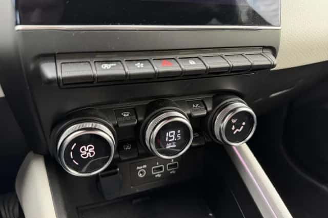 Renault Clio (2023) thumbnail 19