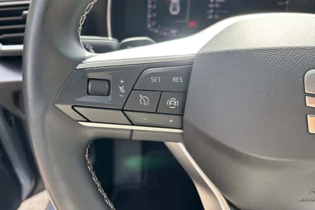 SEAT Leon (2023) thumbnail 16