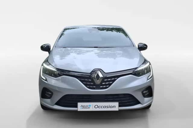 Renault Clio (2023) thumbnail 2