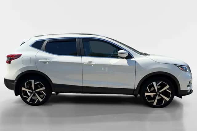 Nissan Qashqai (2020) thumbnail 4