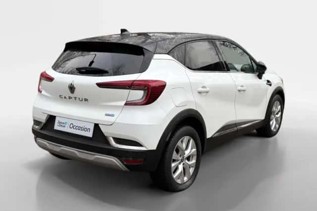 Renault Captur (2021) thumbnail 2