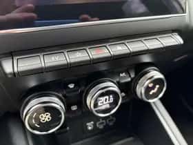 Renault Captur (2021) thumbnail 17