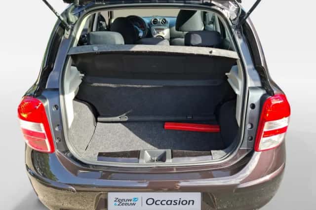 Nissan Micra (2012) thumbnail 6