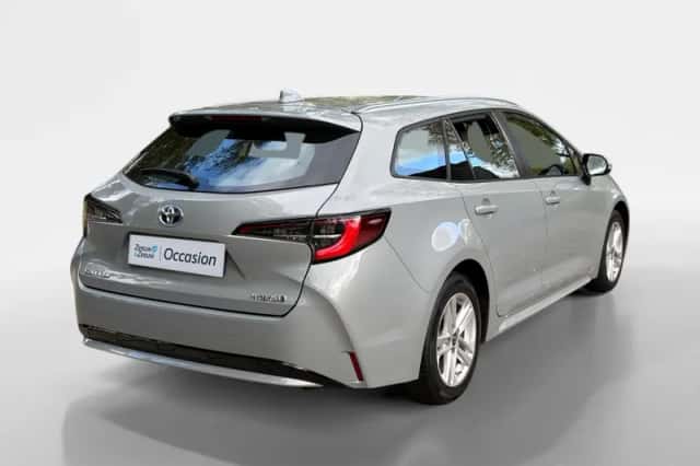 Toyota Corolla (2022) thumbnail 2