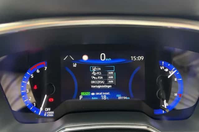 Toyota Corolla (2022) thumbnail 12