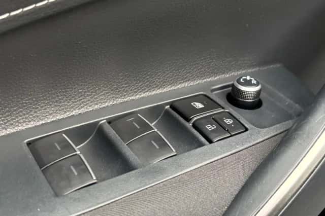 Toyota Corolla (2022) thumbnail 18