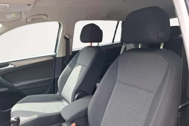 Volkswagen Tiguan (2018) thumbnail 15