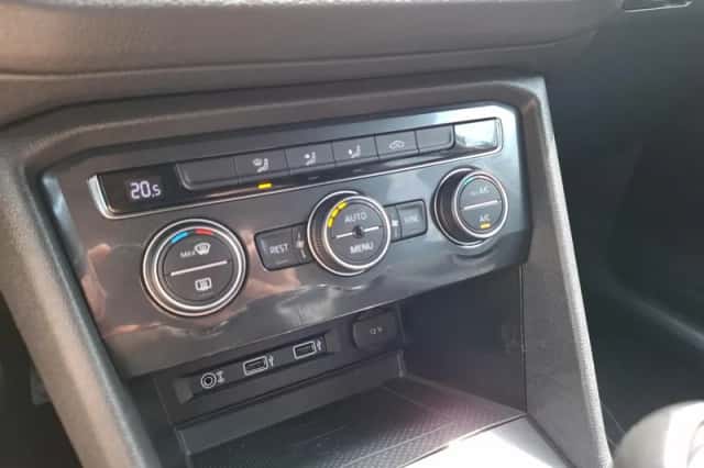 Volkswagen Tiguan (2018) thumbnail 19