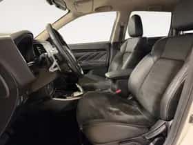 Mitsubishi Outlander (2019) thumbnail 13