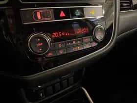 Mitsubishi Outlander (2019) thumbnail 17