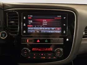 Mitsubishi Outlander (2019) thumbnail 24