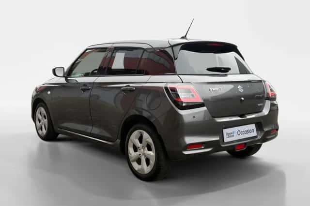 Suzuki Swift (2025) thumbnail 2