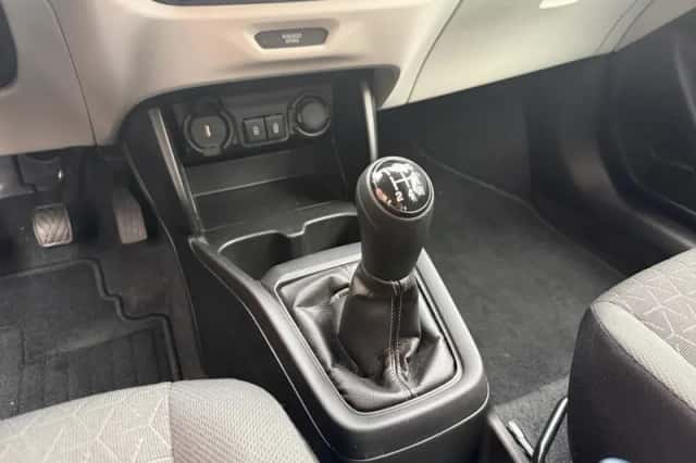 Suzuki Swift (2025) thumbnail 16