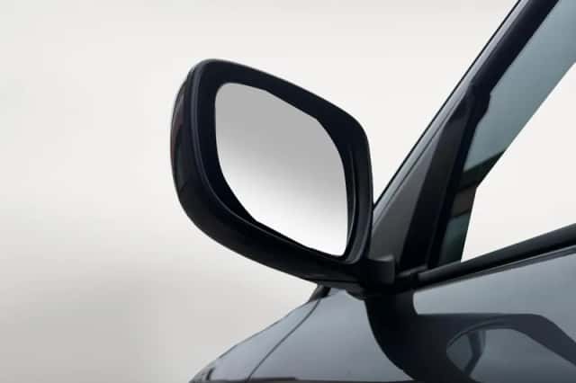 Suzuki Swift (2025) thumbnail 9