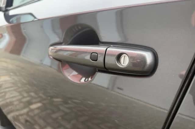 Suzuki Swift (2025) thumbnail 10