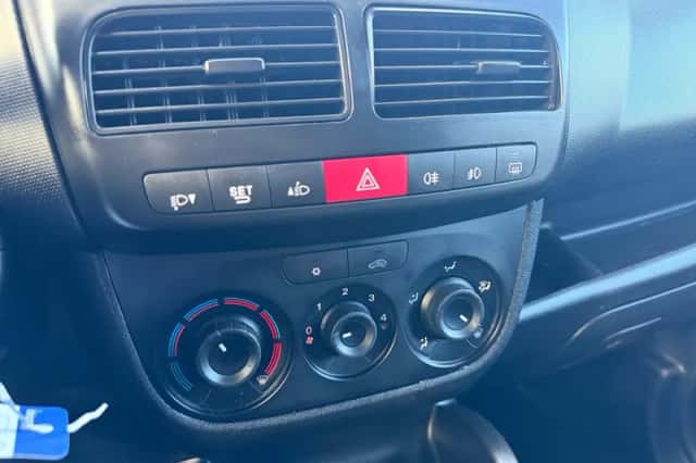 Opel Combo (2016) thumbnail 17