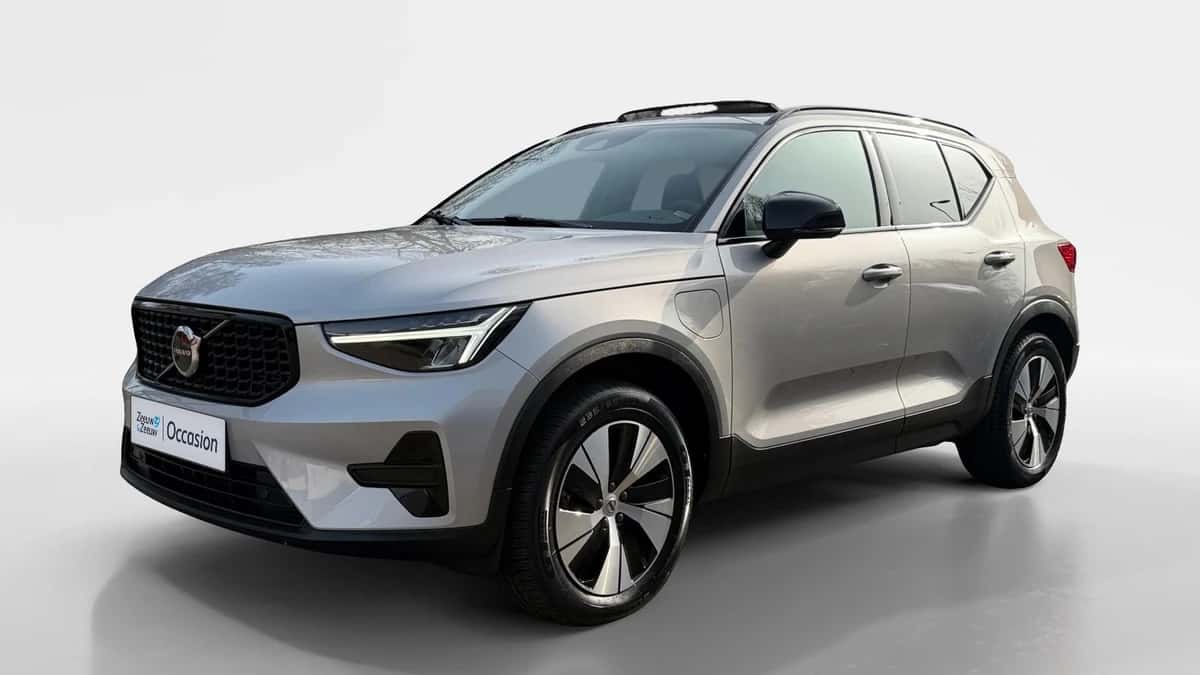 Volvo XC40 (2023) — foto 1