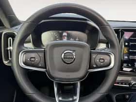 Volvo XC40 (2023) thumbnail 15