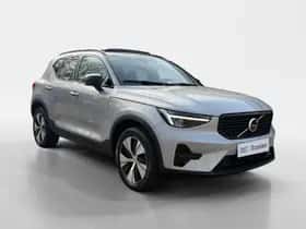 Volvo XC40 (2023) thumbnail 3