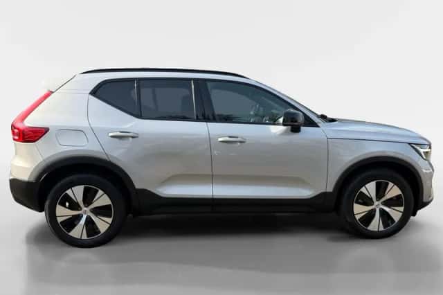 Volvo XC40 (2023) thumbnail 5