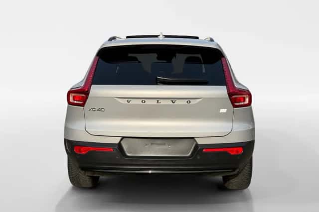 Volvo XC40 (2023) thumbnail 6